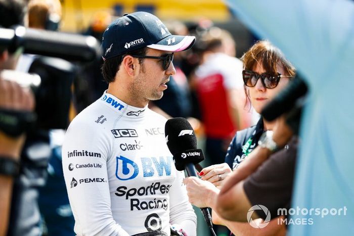 Sergio Pérez, Racing Point, es entrevistado después de la Clasificación