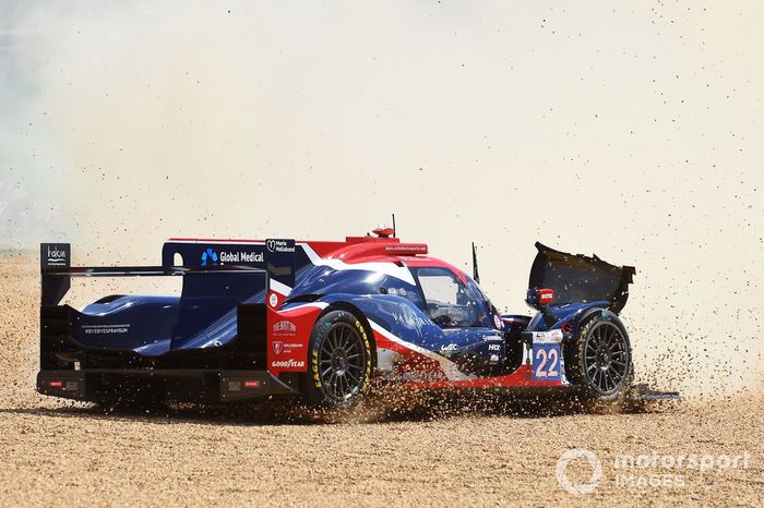 #22 United Autosports USA Oreca 07 - Gibson LMP2 de Philip Hanson, Filipe Albuquerque, William Owen se estrella en la salida