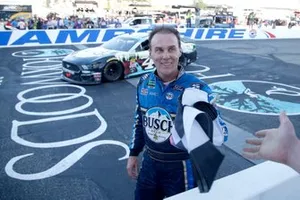 Race Winner Kevin Harvick, Stewart-Haas Racing, Ford Mustang Busch Beer / National Forest Foundation