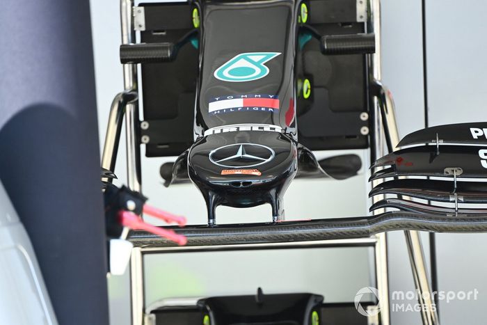 Detalle técnico del Mercedes