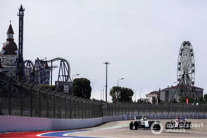 Nicholas Latifi, Williams FW43, Sergio Pérez, Racing Point RP20
