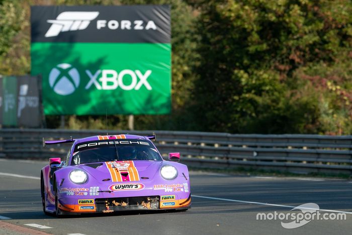 #57 Team Project 1 - Porsche 911 RSR: Ben Keating, Felipe Fraga, Jeroen Bleekemolen