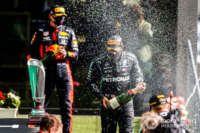 Podio: segundo lugar Valtteri Bottas, Mercedes-AMG F1, ganador Lewis Hamilton, Mercedes-AMG F1, tercer lugar Max Verstappen, Red Bull Racing