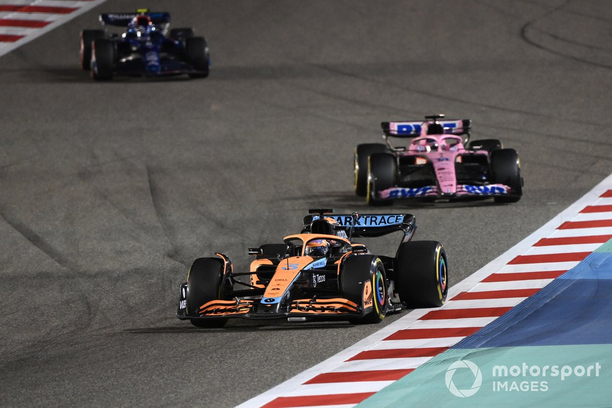 Daniel Ricciardo, McLaren MCL36, Fernando Alonso, Alpine A522, Nicholas Latifi, Williams FW44