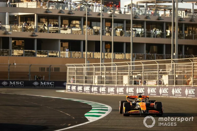 Oscar Piastri, McLaren MCL38