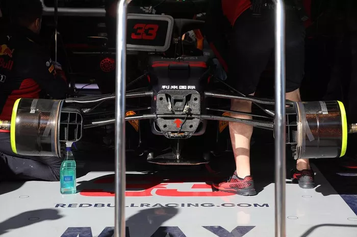 Red Bull Racing RB16 front suspension