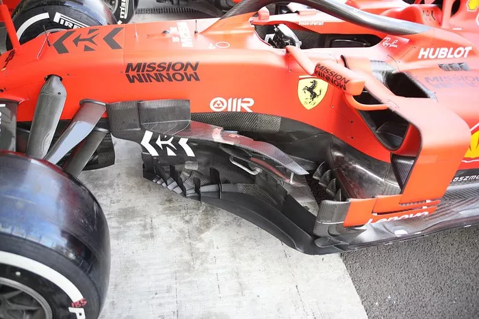 Lateral da Ferrari SF90