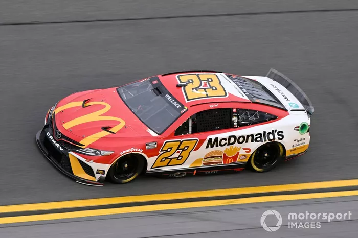 16. Bubba Wallace, 23XI Racing, Toyota Camry