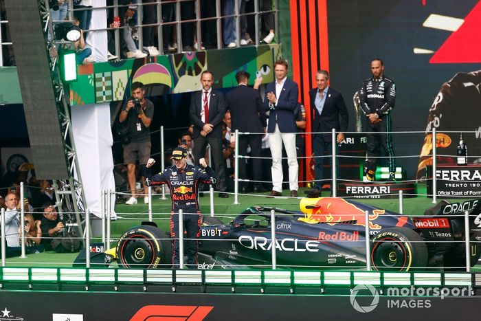 Podio: ganador Max Verstappen, Red Bull Racing