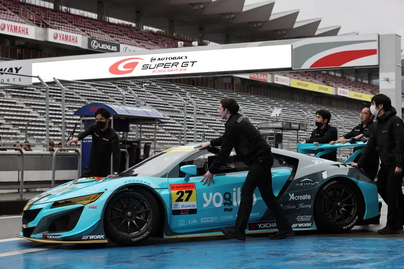 #27 Yogibo NSX GT3