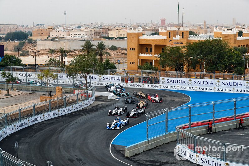 Arrancada Antonio Felix da Costa, BMW I Andretti Motorsports, BMW iFE.18 Sébastien Buemi, Nissan e.Dams, Nissan IMO1, Jose Maria Lopez, GEOX Dragon Racing, Penske EV-3