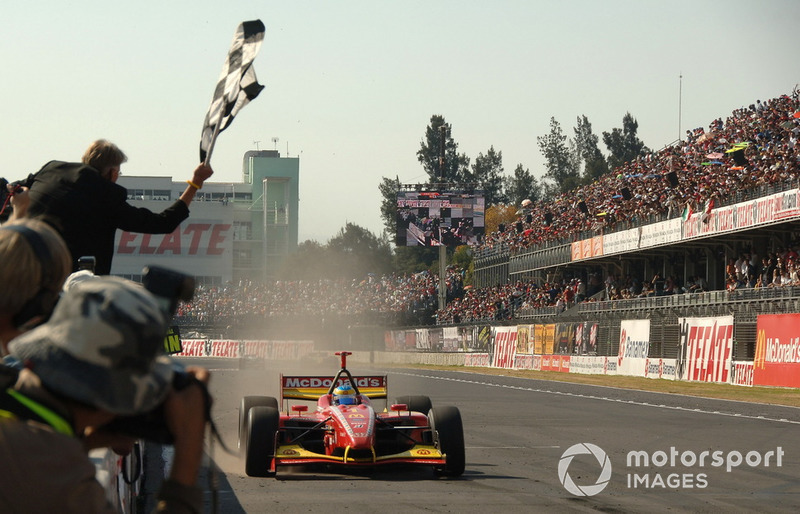 Le vainqueur Sébastien Bourdais, Newman Haas Lanigan Racing