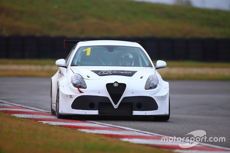 Franco Nugnes, direttore di Motorsport.com Italia, Alfa Romeo Giulietta TCR