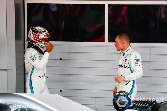 Por lo tanto el ganador, Hamilton, acabó visualmente tocado, entristecido por Valtteri Bottas