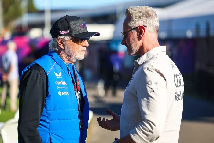 فلافيو برياتوري، ألبين، جوناثان ويتلي، مدير فريق أودي F1
