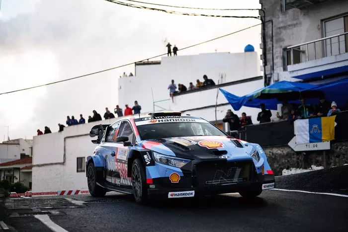Thierry Neuville, Martijn Wydaeghe, Hyundai Shell Mobis World Rally Team Hyundai i20 N Rally1
