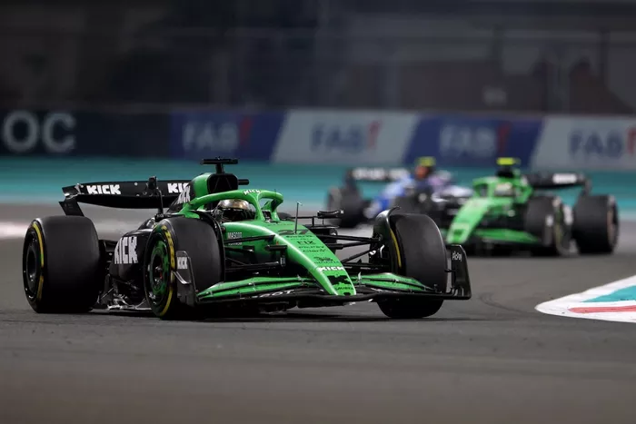 Nico Hulkenberg, Sauber, Gabriel Bortoleto, Sauber