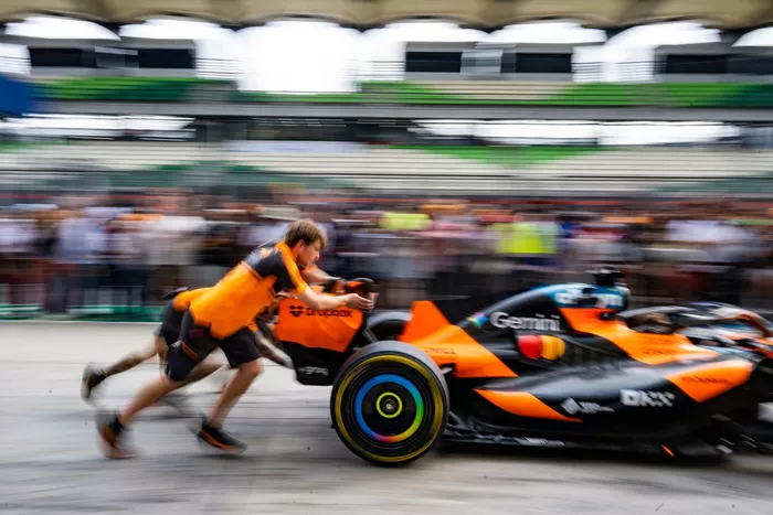 Oscar Piastri, McLaren pit stop practice