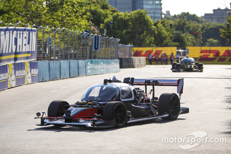 Розвиток машин Roborace: DevBot 1 та DevBot 2