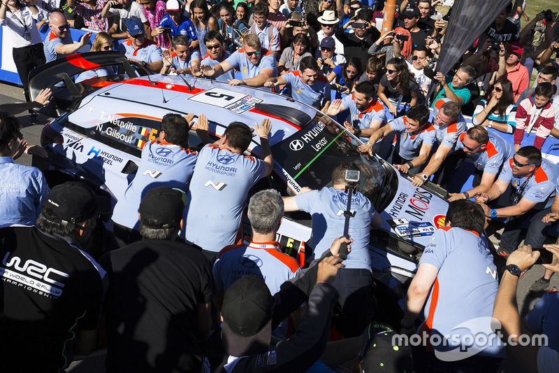 Winners Thierry Neuville, Nicolas Gilsoul, Hyundai i20 WRC, Hyundai Motorsport