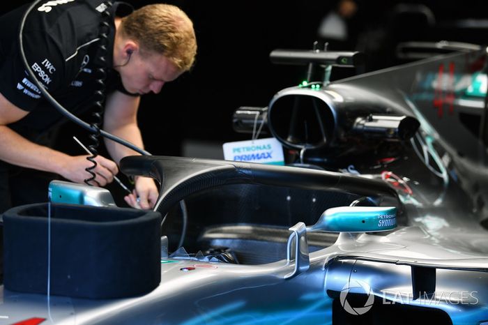 Mercedes-Benz F1 W08 con el Halo