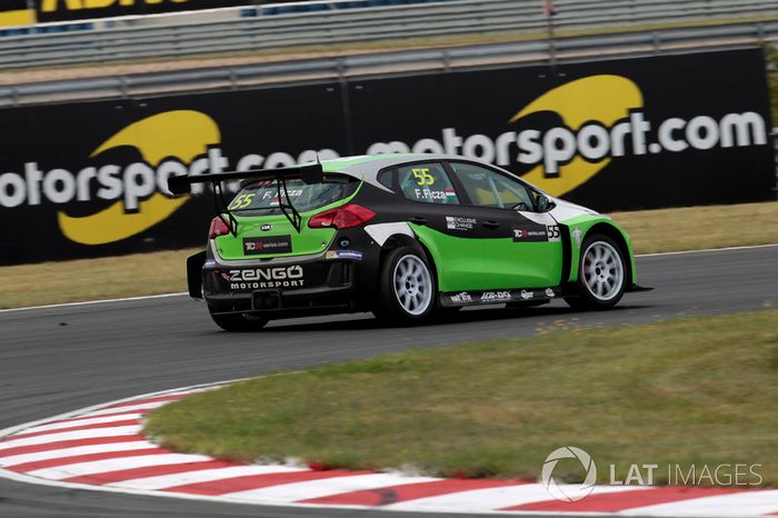 KIA cee'd TCR