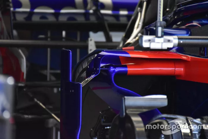 Scuderia Toro Rosso STR13 sidepods