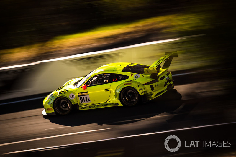 #911 Manthey-Racing Porsche 911 GT3 R: Romain Dumas, Frederic Makowiecki, Dirk Werner