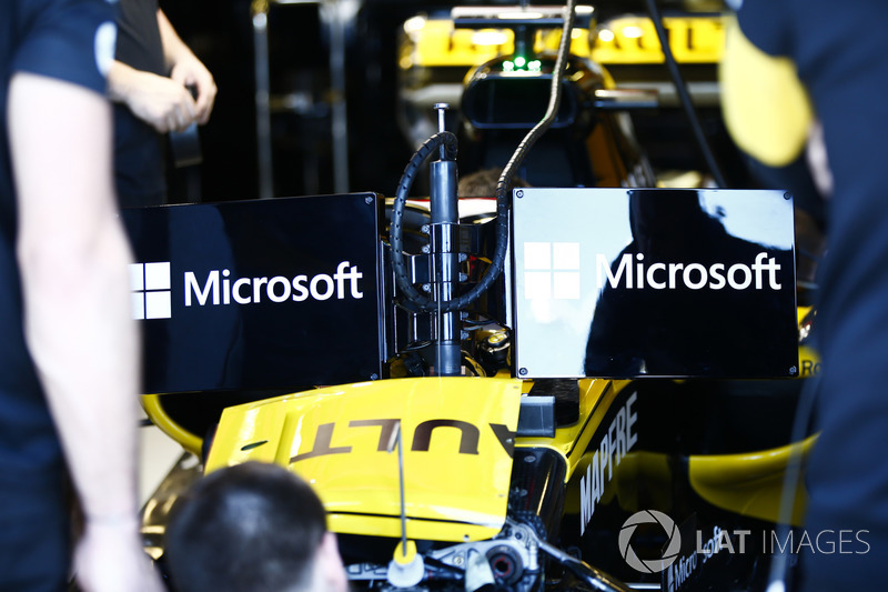 Nico Hulkenberg, Renault Sport F1 Team R.S. 18, con las pantallas y la visión no tan amigable del Halo