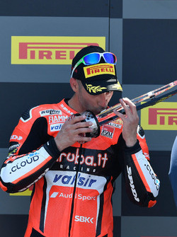 Podio: il terzo classificato Marco Melandri, Aruba.it Racing-Ducati SBK Team