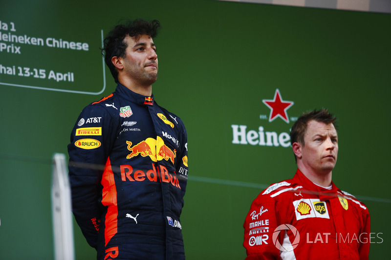 Race winner Daniel Ricciardo, Red Bull Racing, second place Kimi Raikkonen, Ferrari