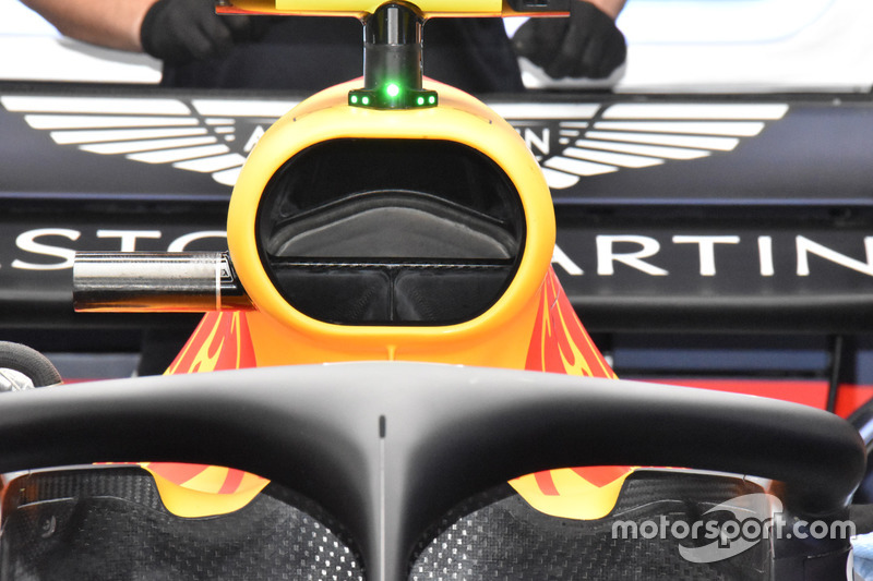 Red Bull Racing RB14, halo e airbox