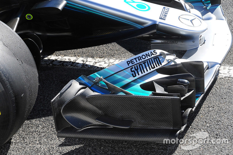 Mercedes AMG F1 W09 front wing detail