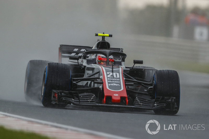 9: Кевин Магнуссен, Haas F1 Team VF-18 – 1:39.858