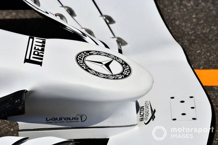 Mercedes AMG F1 W10 con decoración especial por los 125 años en motorsport