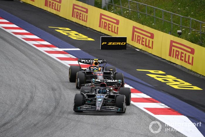 George Russell, Mercedes F1 W14, Sergio Pérez, Red Bull Racing RB19