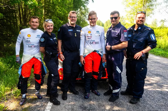 Ott Tänak, Martin Järveoja, Hyundai World Rally Team Hyundai i20 N Rally1 with the police