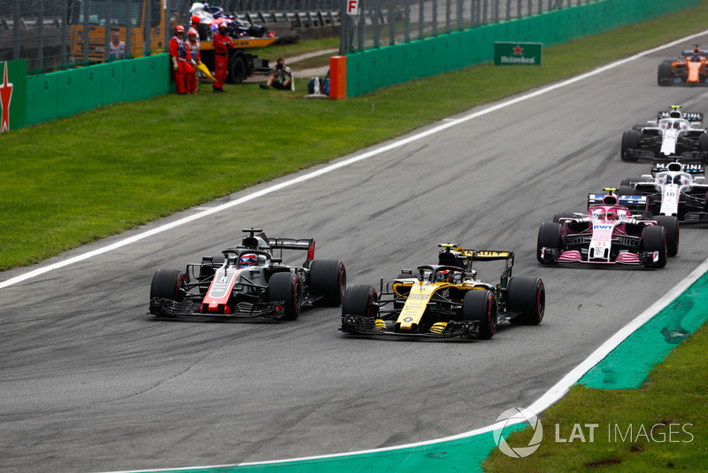 Carlos Sainz Jr., Renault Sport F1 Team RS 18, Romain Grosjean, Haas F1 Team VF-18, Esteban Ocon, Racing Point Force India VJM11, Lance Stroll, Williams FW41, y Sergey Sirotkin, Williams FW41