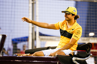 Carlos Sainz Jr., Renault Sport F1 Team, on the drivers' parade