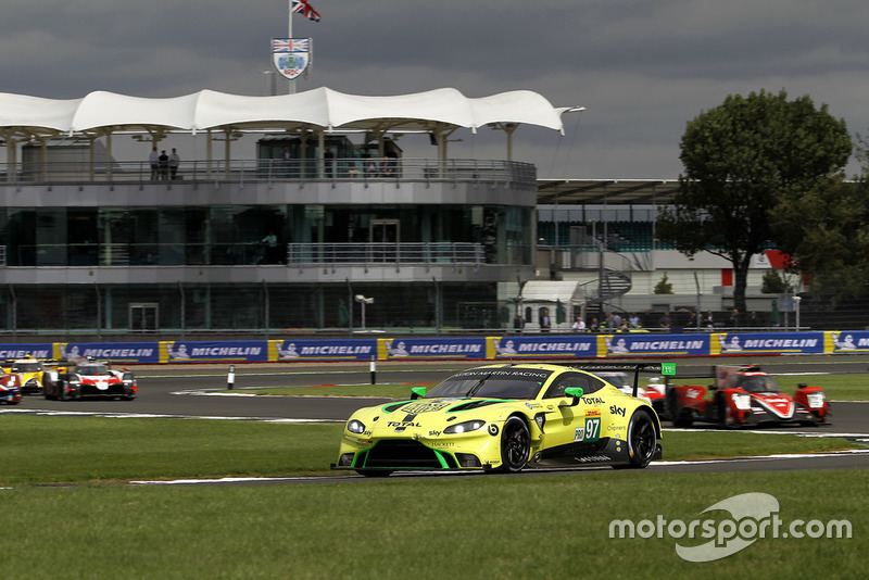 #97 Aston Martin Racing Aston Martin Vantage AMR: Alex Lynn, Maxime Martin