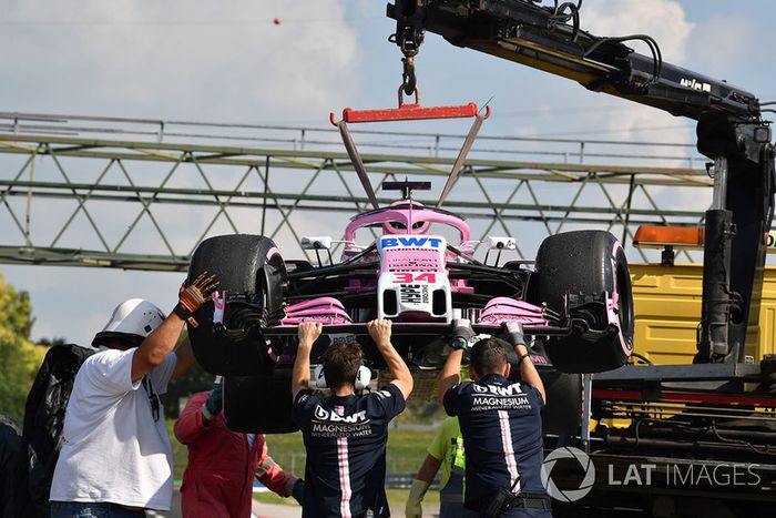 El automóvil de Nikita Mazepin, Force India VJM11 es removido