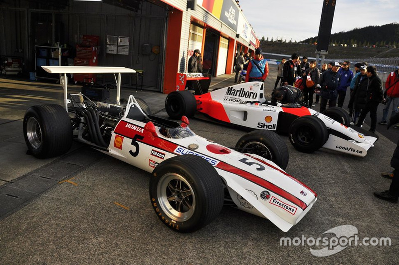 Honda RA 301 та McLaren-Honda MP4/6