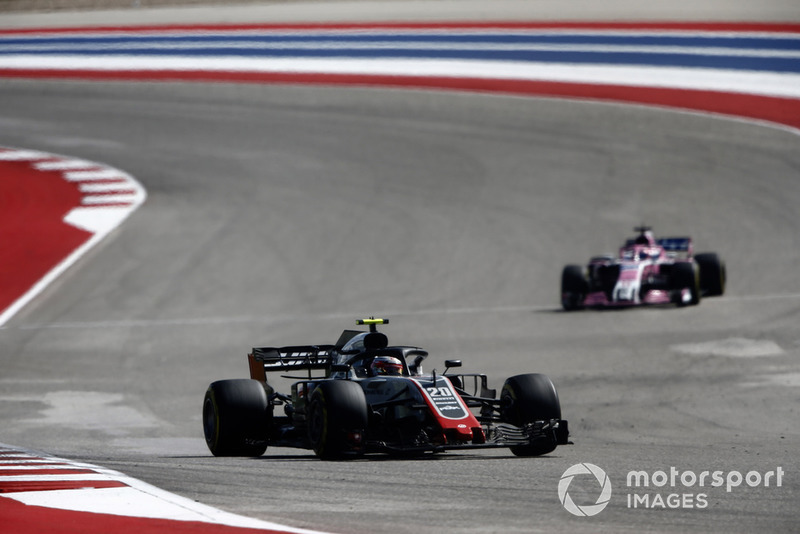 Kevin Magnussen, Haas F1 Team VF-18, Sergio Perez, Racing Point Force India VJM11