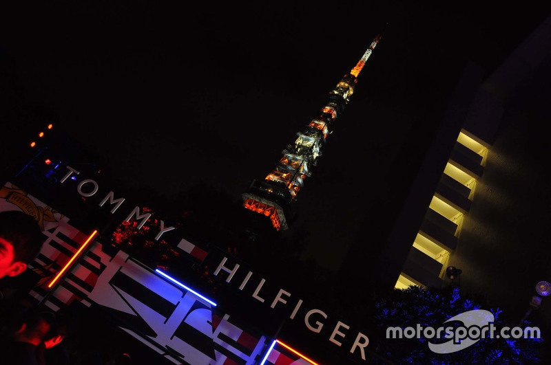 「TOMMY HILFIGER PRESENTS TOKYO ICONS」
