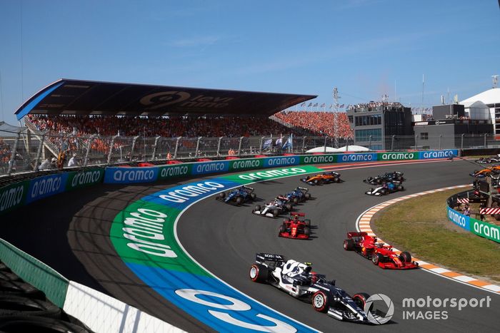 Pierre Gasly, AlphaTauri AT02, Charles Leclerc, Ferrari SF21, Carlos Sainz Jr., Ferrari SF21, Antonio Giovinazzi, Alfa Romeo Racing C41, Fernando Alonso, Alpine A521