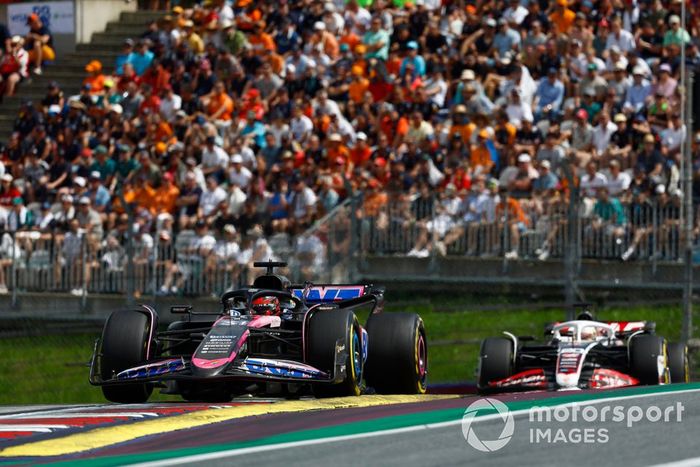 Esteban Ocon, Alpine A524, Kevin Magnussen, Haas VF-24