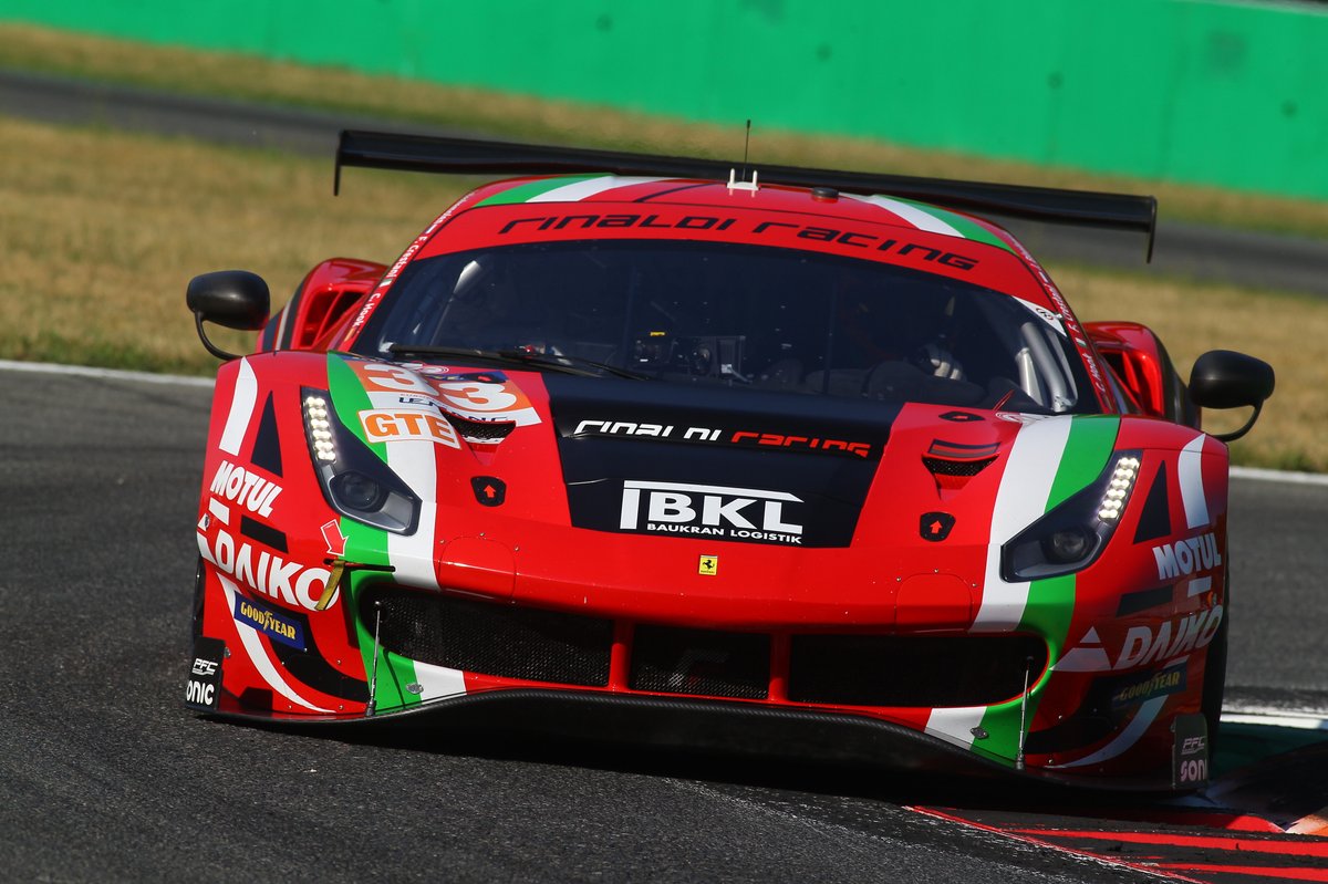 #33 Rinaldi Racing Ferrari F488 GTE EVO: Christian Hook, Fabrizio Crestani, Jeroen Bleekemolen