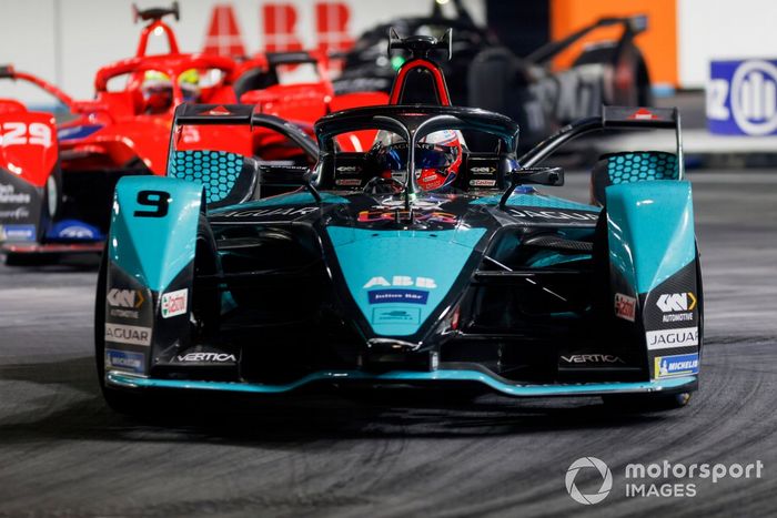 Mitch Evans, Jaguar Racing, Jaguar I-TYPE 5, Alexander Sims, Mahindra Racing, Mahindra M7Electro