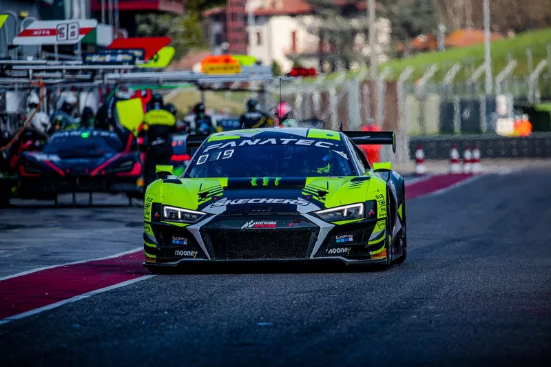 #46 Team WRT Audi R8 LMS evo II GT3: Nico Müller, Frédéric Vervisch, Valentino Rossi