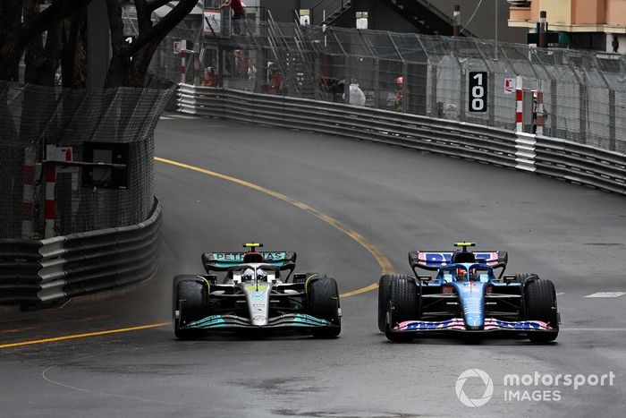 Lewis Hamilton, Mercedes W13, lucha con Esteban Ocon, Alpine A522